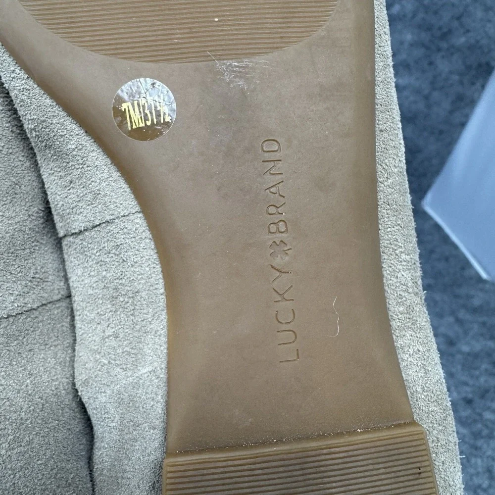 Lucky Brand used minimal